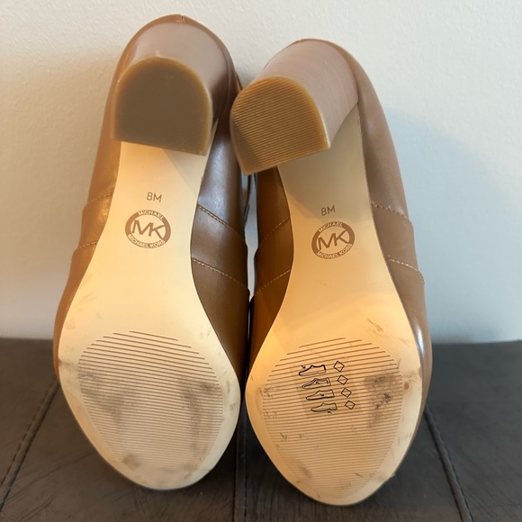Michael Kors - Size 8 - Picture 7 of 7